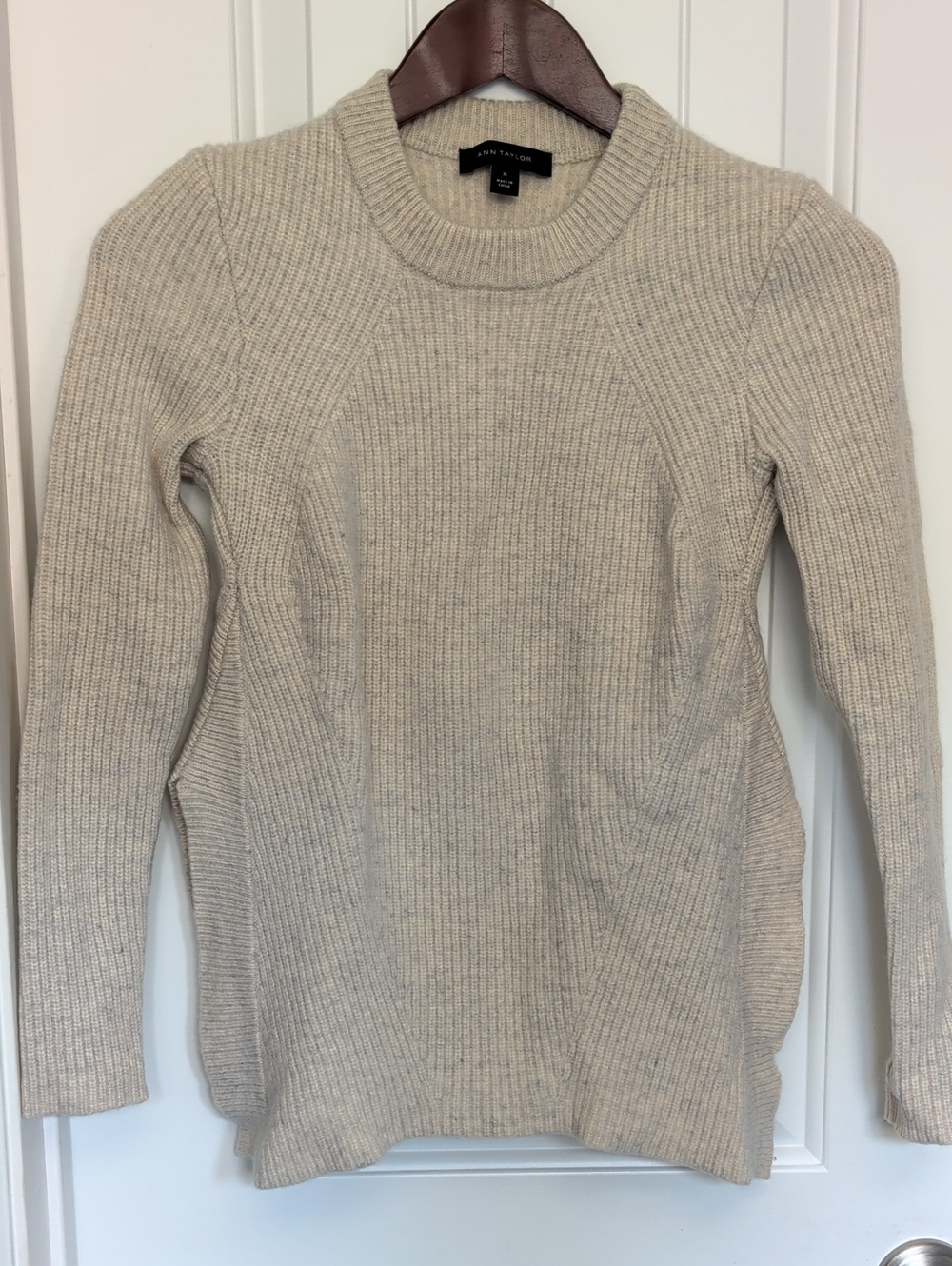 Ann Taylor Light Cream Ribbed Crewneck Sweater 5% CASHMERE